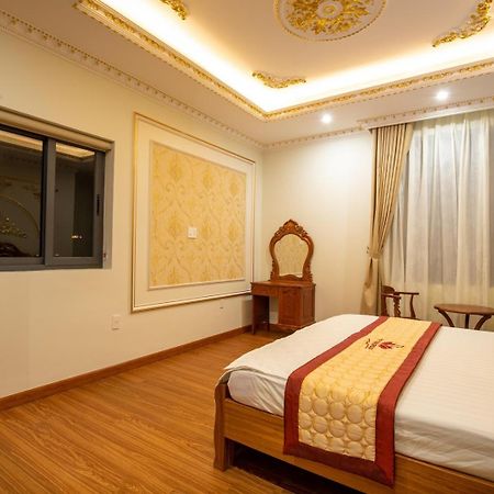 Tri Tam Hotel - Khach San Tri Tam Ben Luc Eksteriør billede