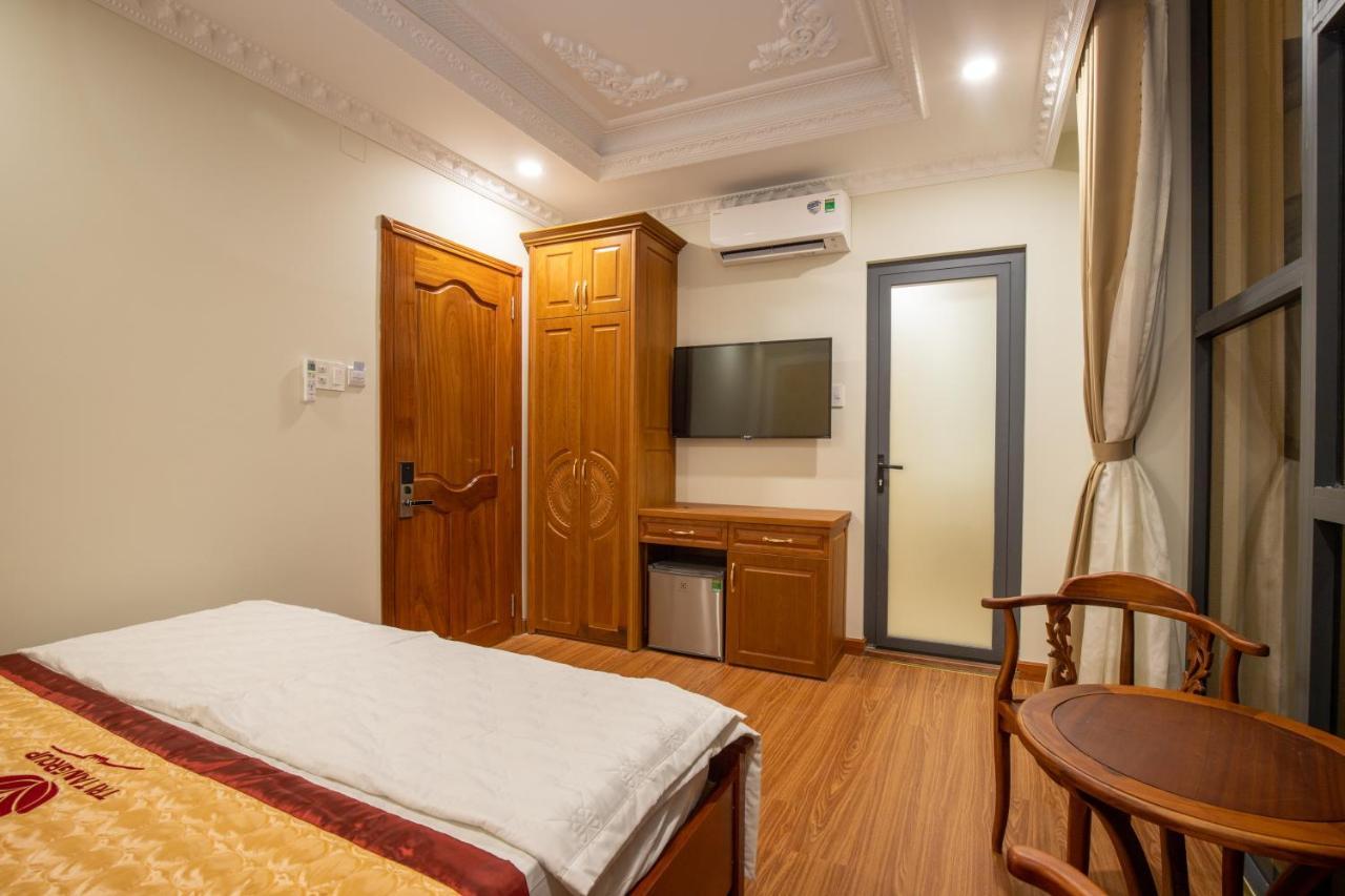 Tri Tam Hotel - Khach San Tri Tam Ben Luc Eksteriør billede