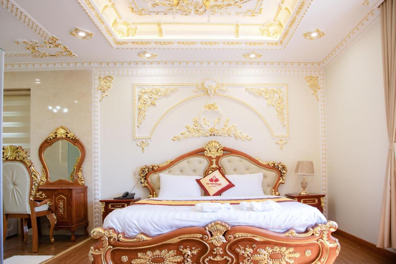 Tri Tam Hotel - Khach San Tri Tam Ben Luc Eksteriør billede