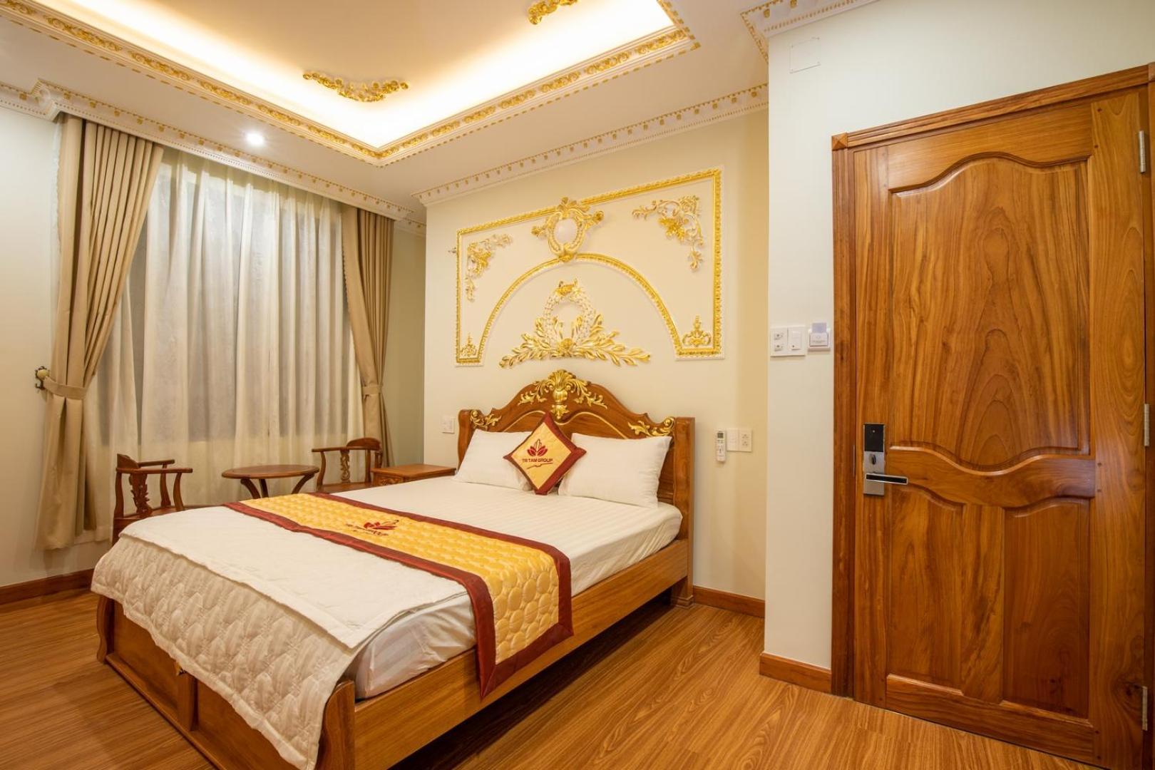 Tri Tam Hotel - Khach San Tri Tam Ben Luc Eksteriør billede